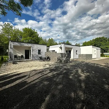 Sirava アパート *